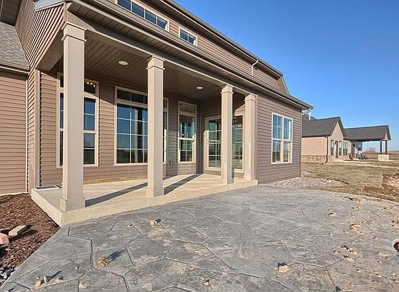 5th image of 504 Lowden Dr