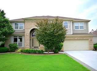 3071 Handley Dr, Lisle, IL 60532
