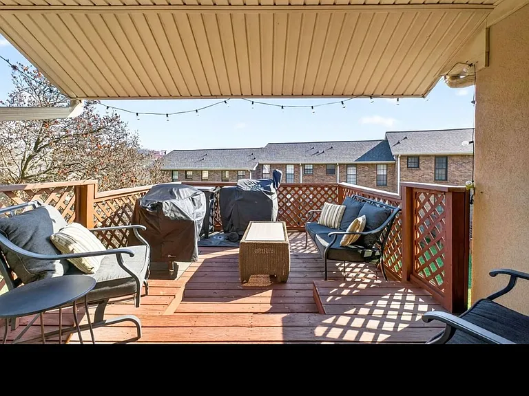 125 Villa View Ct — Photo 10