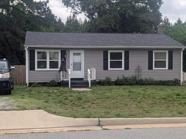 106 Viewbank St, Blackstone, VA 23824