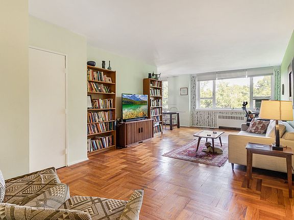 3rd image of 5355 Henry Hudson Pkwy #5A