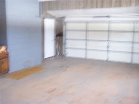 4th image of 102 Poplar St