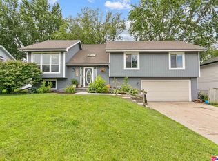 3411 Mirror Ln, Bellevue, NE 68123