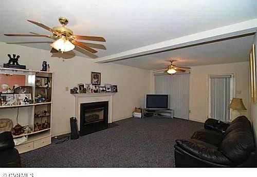 4th image of 704 Brookwood Glen Ter