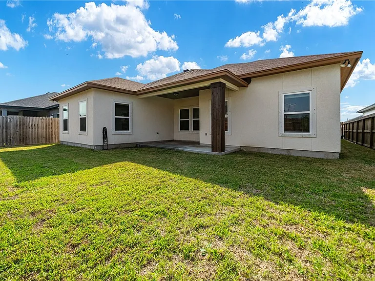 11526 S Creek Dr — Photo 26