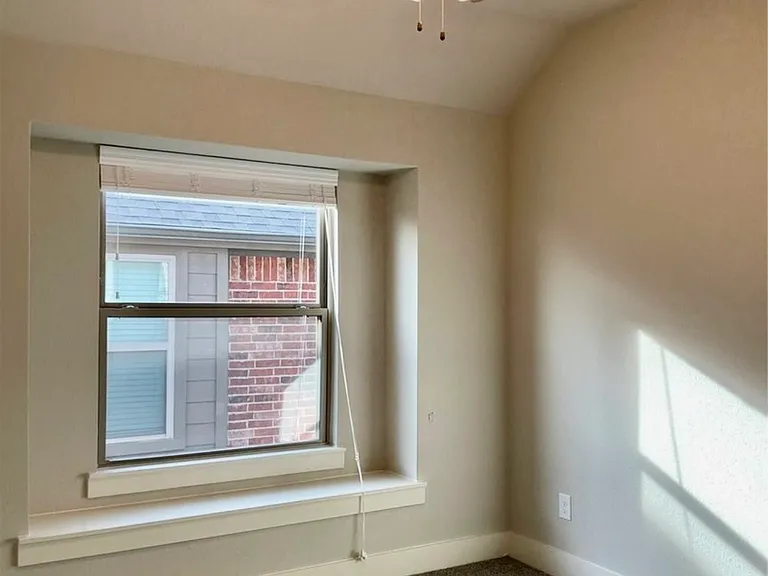 825 Eaglescliffe Lndg — Photo 11
