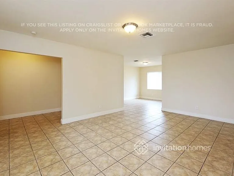 4904 SW 90th Ave — Photo 4