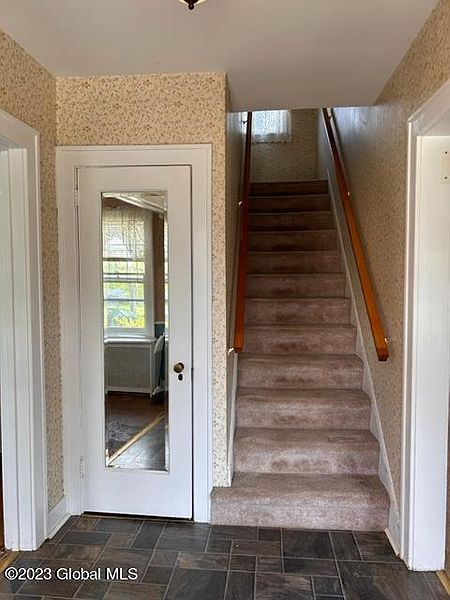4th image of 1142 Phoenix Ave Avenue