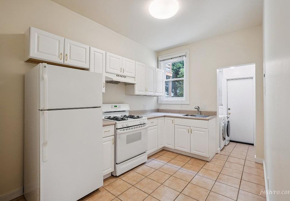 1st image of 285 Pixley St #J