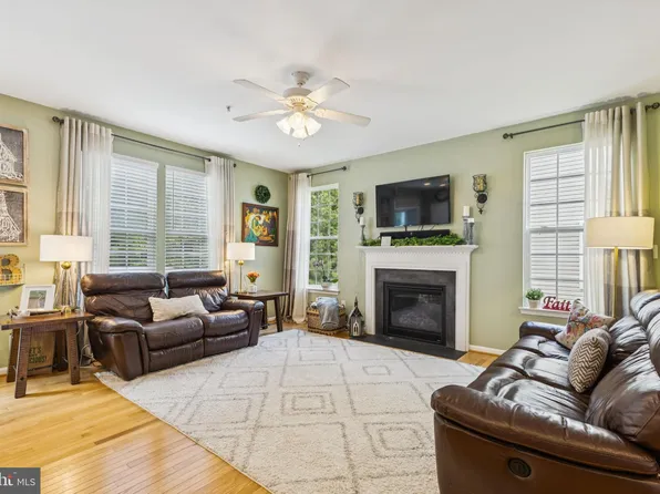 43643 Evening Primrose Ct, California, MD 20619