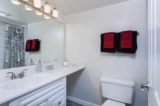 Top Field Apartment Homes — Photo 12