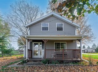 911 E Webb St, Davis, IL 61019