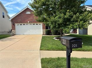 221 Stone Run Blvd, Wentzville, MO 63385