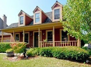 542 Cross Rd, Gurnee, IL 60031