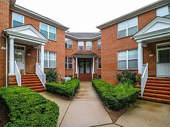 35 Franklin School Way, Metuchen, NJ 08840