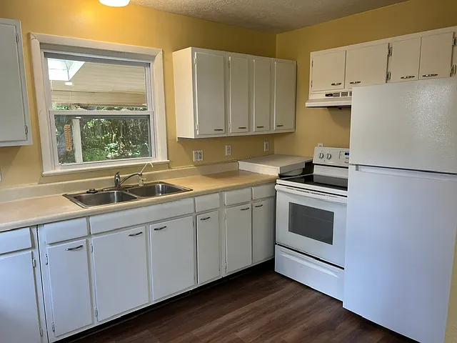 2 bed, 710 sqft, $1,595 — Photo 4