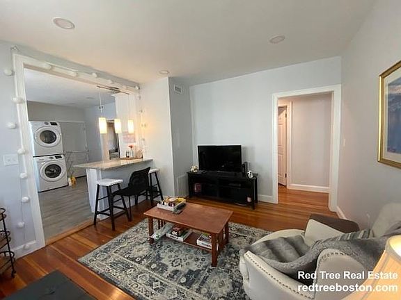 3rd image of 28 Hunnewell Ave #1S