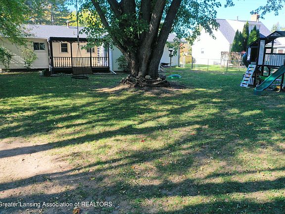 4th image of 701 S Kibbee St