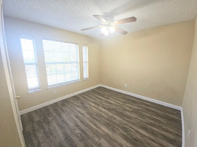 4605 Buffalo Bend Pl — Photo 25