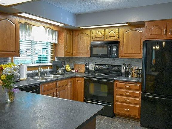 4th image of 1444 Larsen Ln