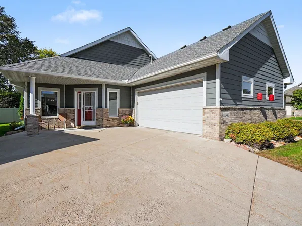 11040 Dahlia St NW, Coon Rapids, MN 55433