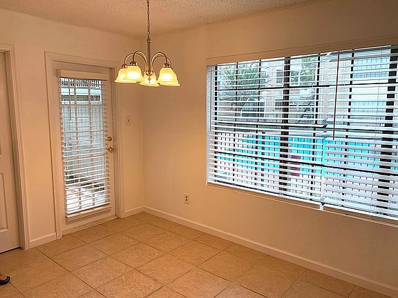 Breakfast Nook w/ Pool View