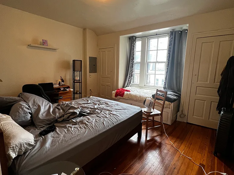2046 Locust St #4F — Photo 6