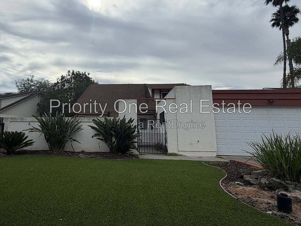 15374 Calle Juanito