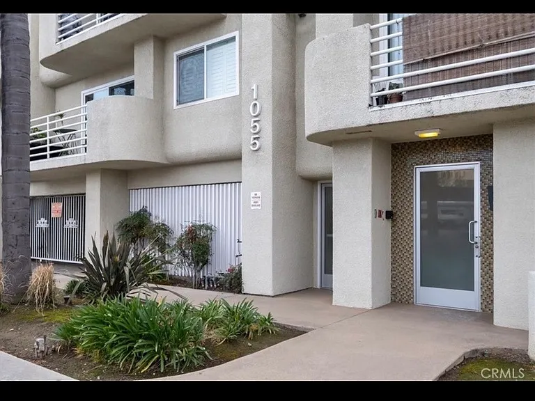 1055 Orizaba Ave #3 — Photo 10