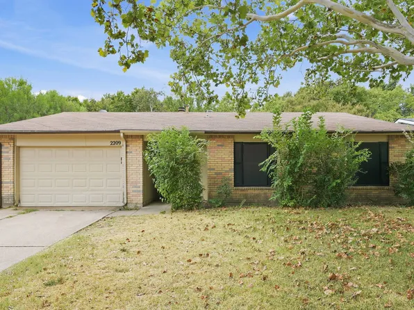 2209 Windchime Dr, Grand Prairie, TX 75051