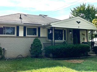 416 Arcola St, Garden City, MI 48135