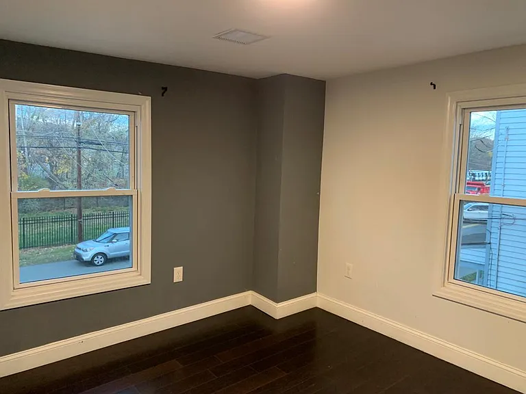372 E Blackwell St — Photo 5