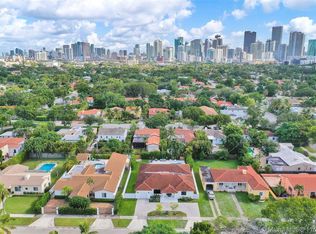 555 SW 27th Rd, Miami, FL 33129