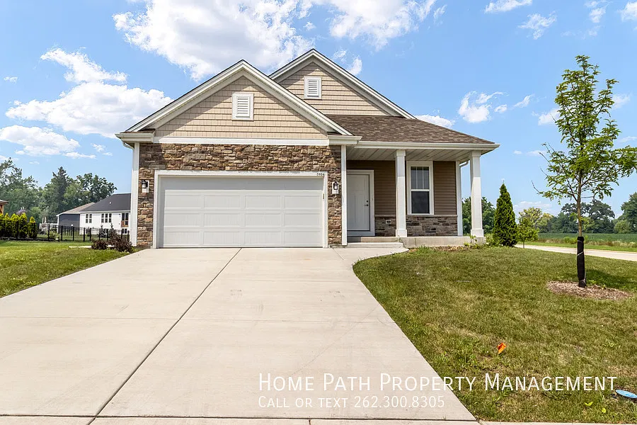 3 bed, 1501 sqft, $2,475 — Photo 1