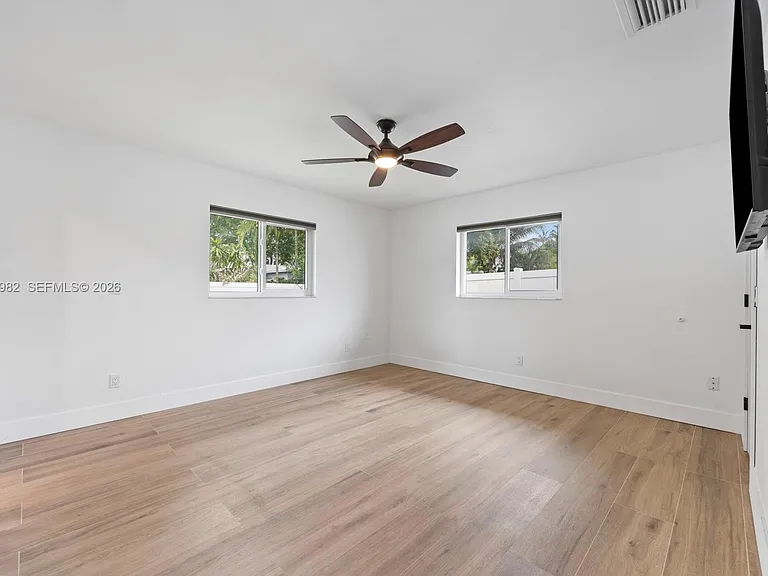 8951 NW 21st St — Photo 18