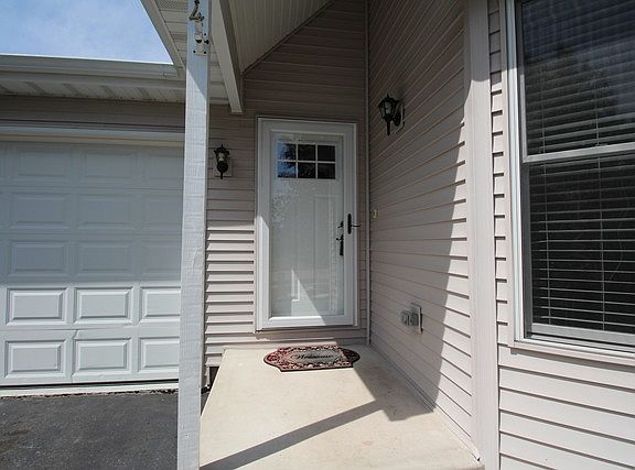 2nd image of 714 Cottonwood Cir