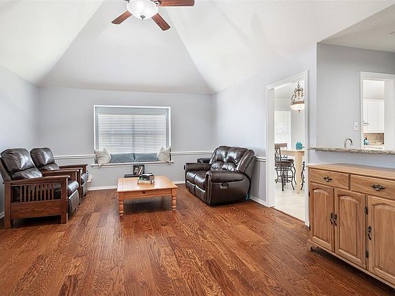 4th image of 1513 Sweetgum Cir