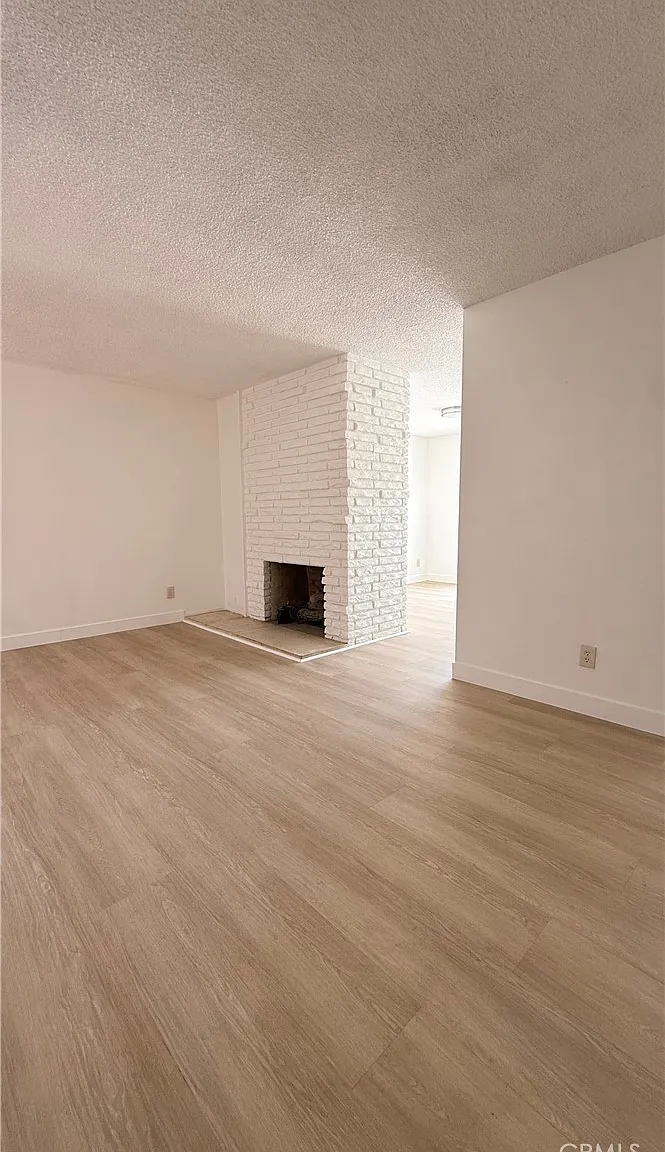 4 bed, 1326 sqft, $3,800 — Photo 2