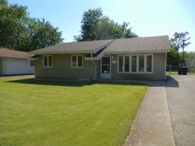 1st image of 423 Burke Dr
