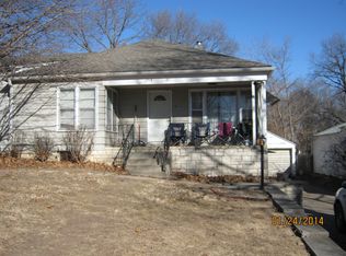 1718 Pierre St, Manhattan, KS 66502
