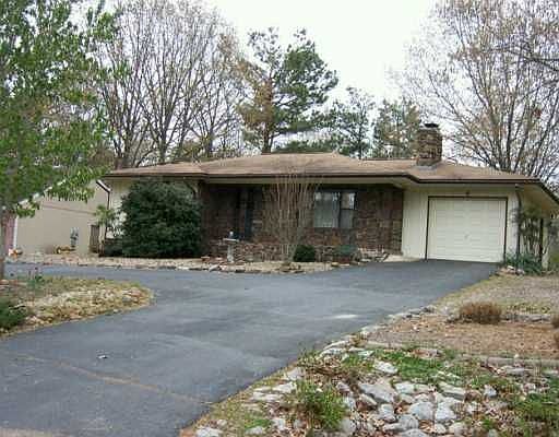 1st image of 4 Elizabeth Dr