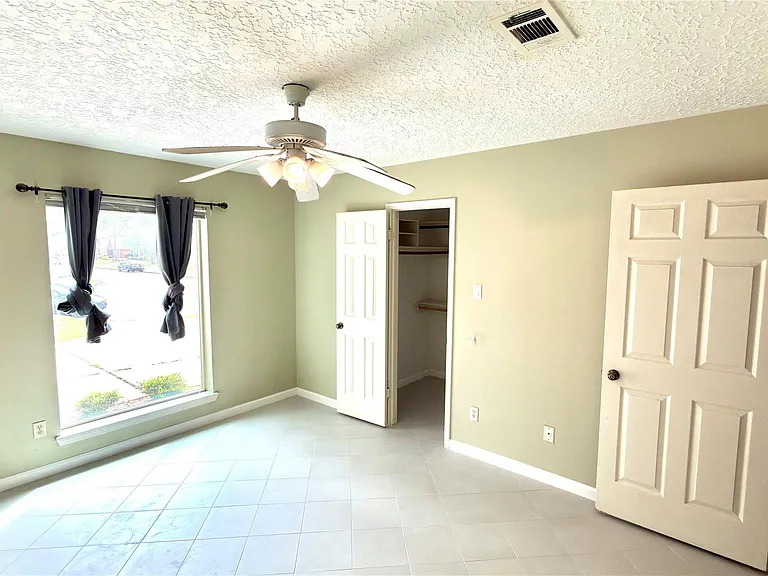 14834 Charlmont Dr — Photo 11