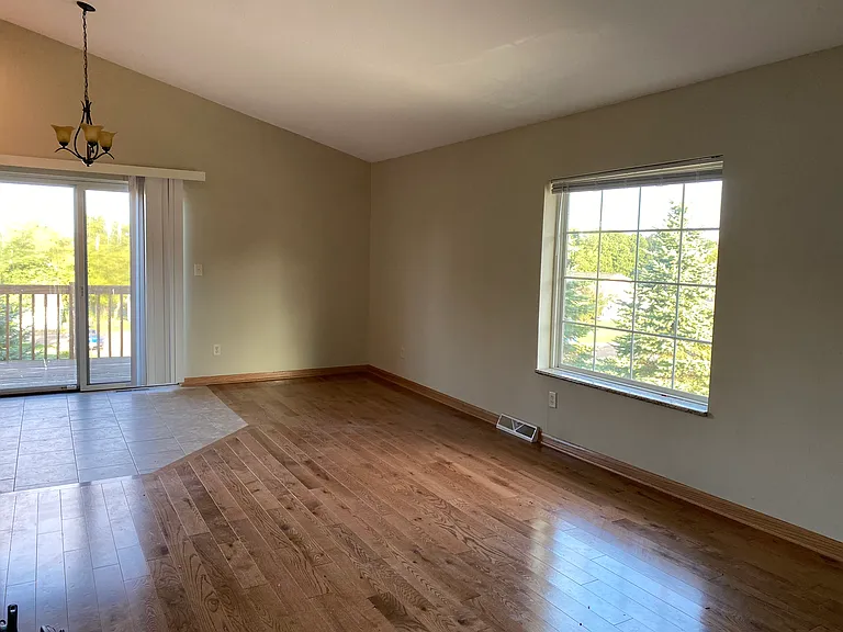 2425 Julianne St — Photo 4