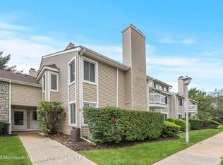 40 Chatham Sq, Parlin, NJ 08859