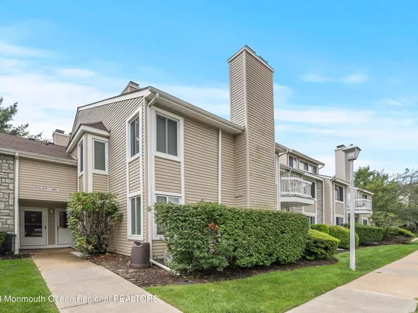 40 Chatham Square, Parlin, NJ 08859