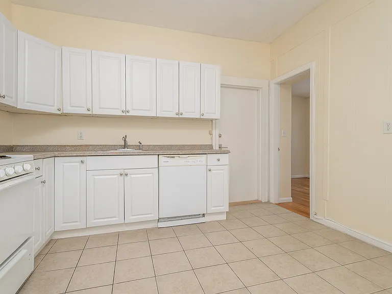 31 South St #6 — Photo 5