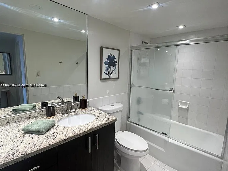 5161 Collins Ave #1211 — Photo 18
