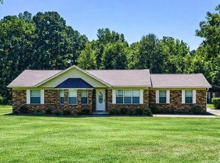 677 Edgewood Dr, Texarkana, AR 71854