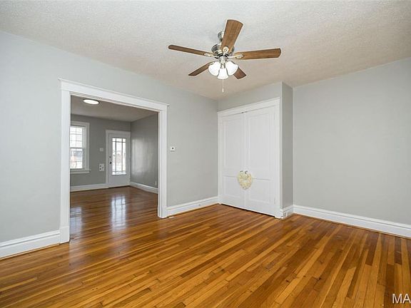 5th image of 4962-4964 Pernod Ave #4964A