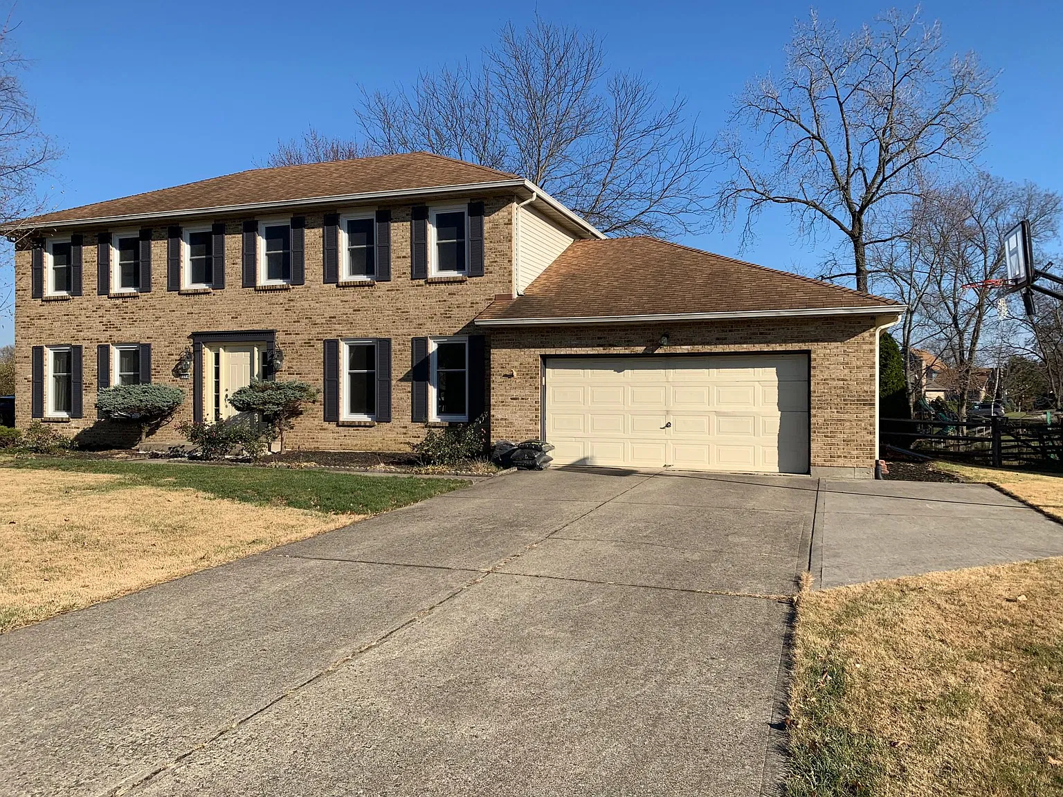 4 bed, 3.5 bath, 2648 sqft, $2,900 — Photo 1